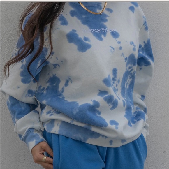 Summer Fridays Tops - Summer Fridays BLUE TIE-DYE SWEATSHIRT size medium